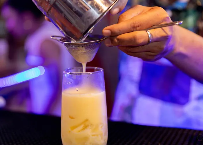 Hydrogen Bar And Resort